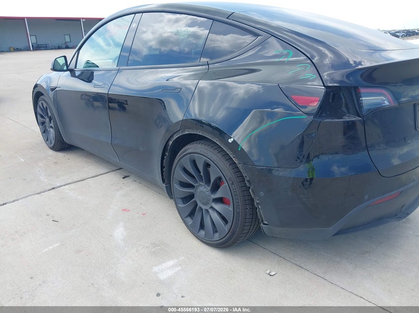 2022 Tesla Model Y Performance Dual Motor All-Wheel Drive VIN: 7SAYGDEF3NF353542 Lot: 45566193