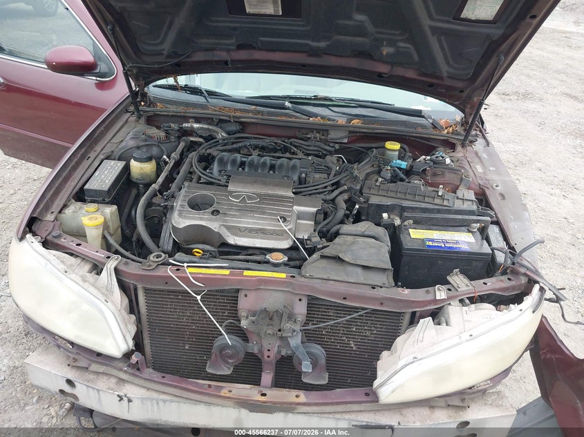 2000 Infiniti I30 Luxury/Touring VIN: JNKCA31AXYT121839 Lot: 45566237