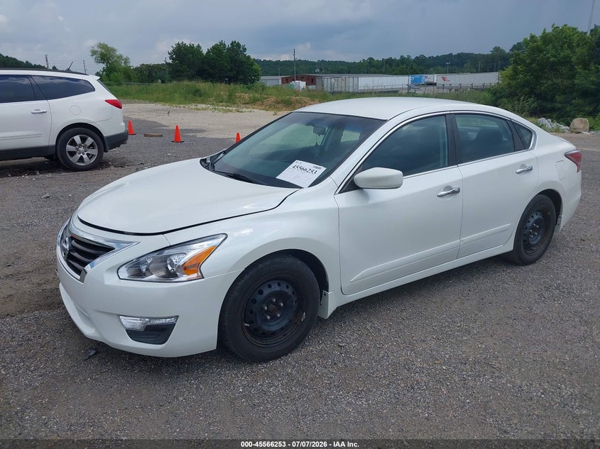 2014 Nissan Altima, Right Front, IAAI, VIN 1N4AL3AP0EC903916 — photo 2