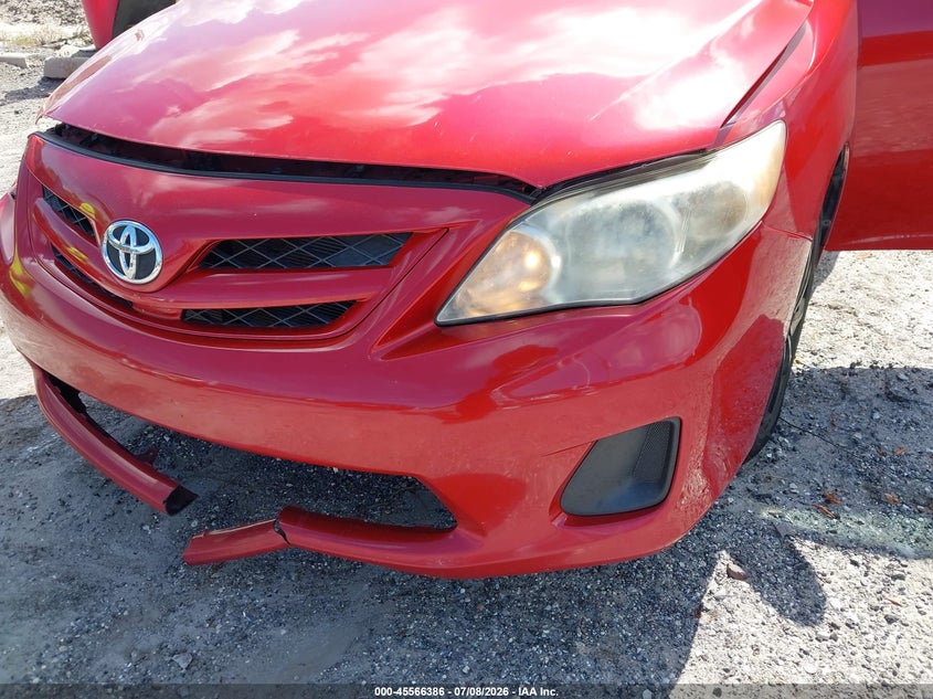 2013 TOYOTA COROLLA auction photo 6