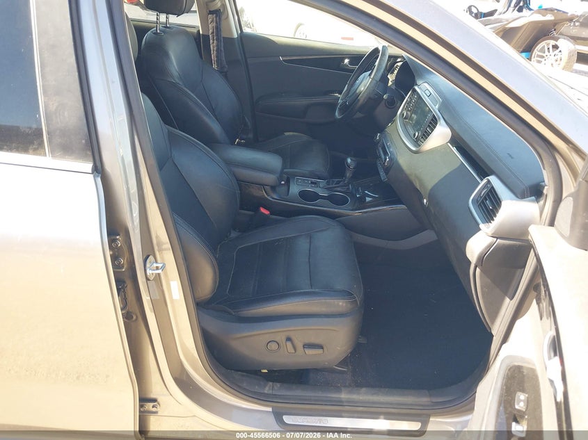 2019 KIA SORENTO auction photo 5