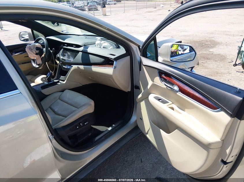 2017 CADILLAC XT5 auction photo 5