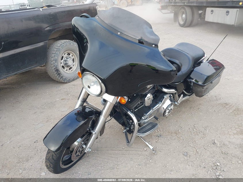 2008 HARLEY-DAVIDSON FLHX auction photo 2