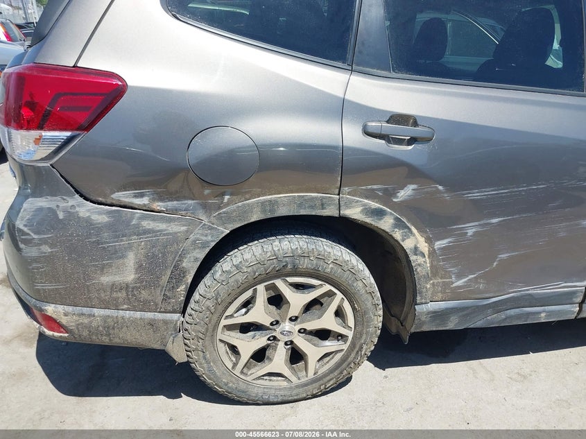 2020 SUBARU FORESTER auction photo 6