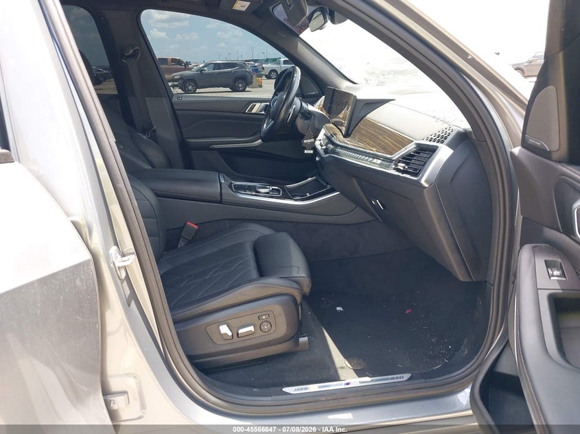 2024 BMW X5 auction photo 5