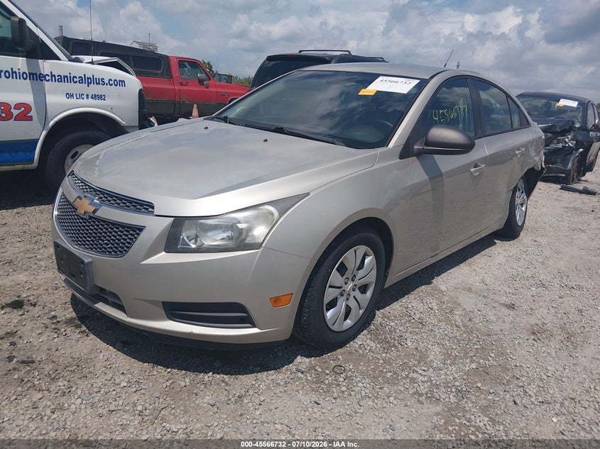 2013 CHEVROLET CRUZE auction photo 2
