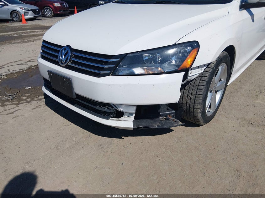 2015 Volkswagen Passat 1.8T Limited Edition VIN: 1VWAT7A35FC081305 Lot: 45566758