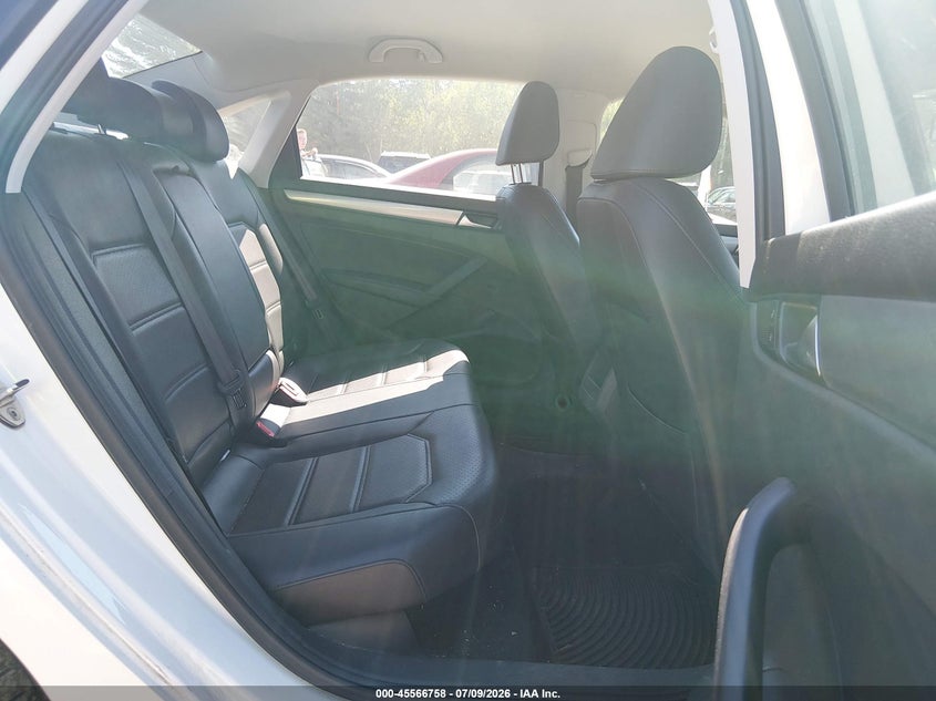 2015 Volkswagen Passat 1.8T Limited Edition VIN: 1VWAT7A35FC081305 Lot: 45566758