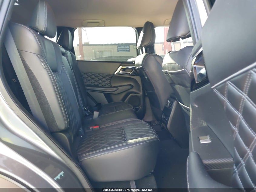 2022 MITSUBISHI OUTLANDER auction photo 8