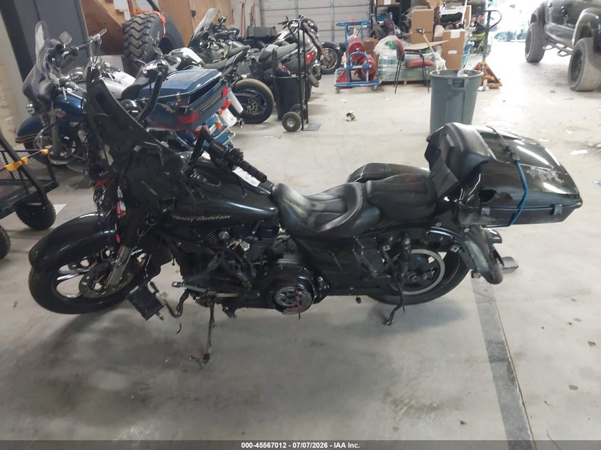 2017 Harley-Davidson Flhxse Cvo Street Glide VIN: 1HD1PXF12HB960850 Lot: 45567012