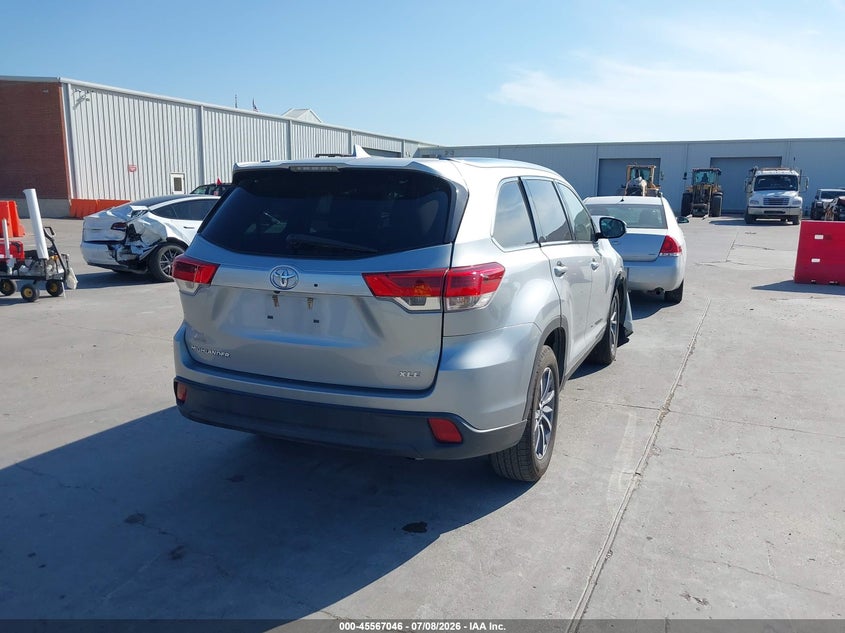 2019 TOYOTA HIGHLANDER auction photo 4