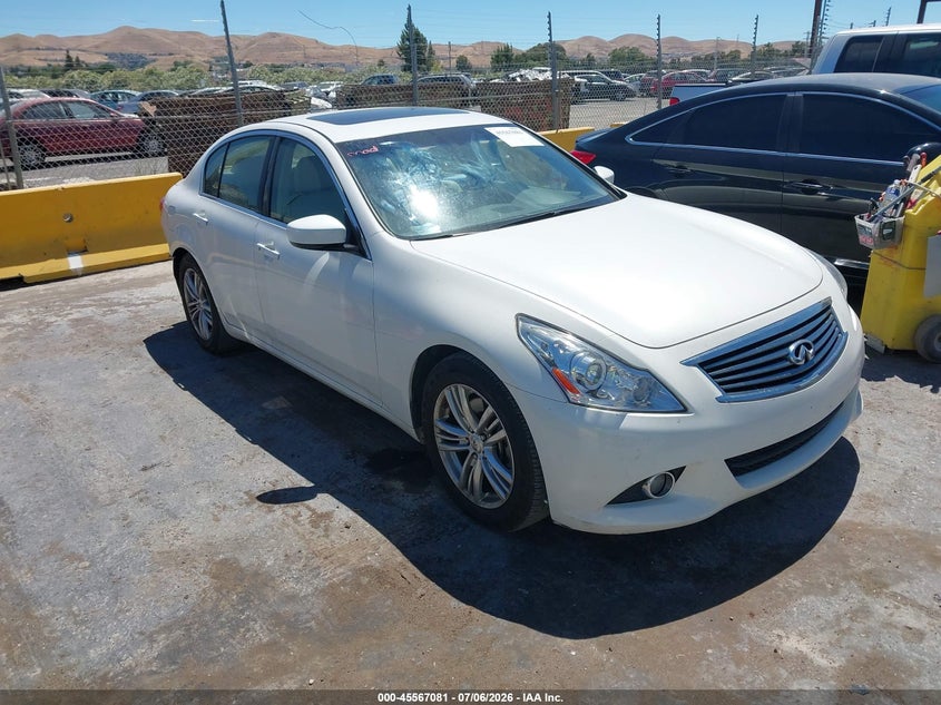 2013 INFINITI G37 JOURNEY