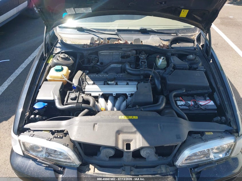 1998 Volvo V70 R VIN: YV1LW5248W2502352 Lot: 45567462