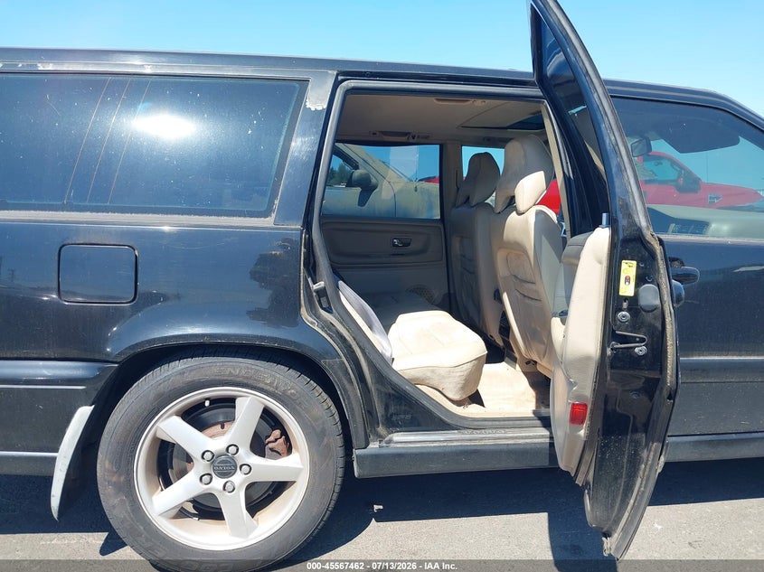 1998 Volvo V70 R VIN: YV1LW5248W2502352 Lot: 45567462