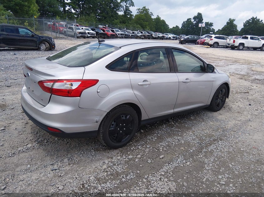 Vin: 1fahp3f22cl104605, lot: 46065957, ford focus se 20124