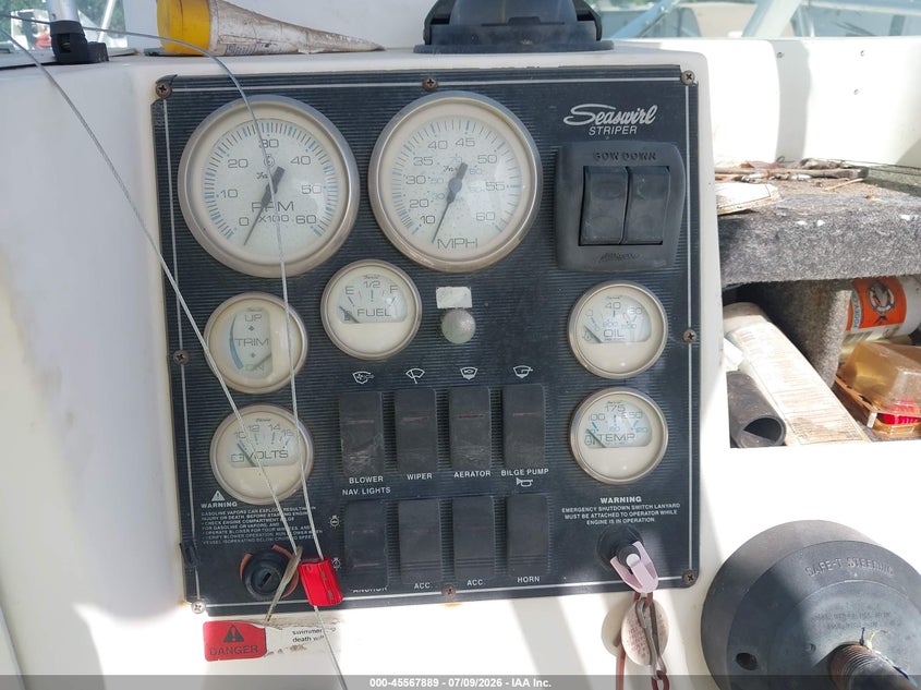 2002 SEASWIRL 2601 WA STRIPE auction photo 7