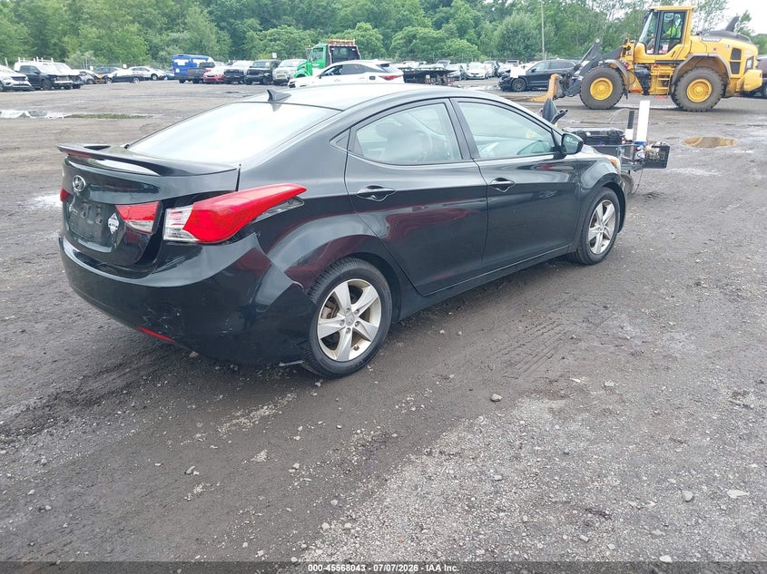 2013 HYUNDAI ELANTRA auction photo 4