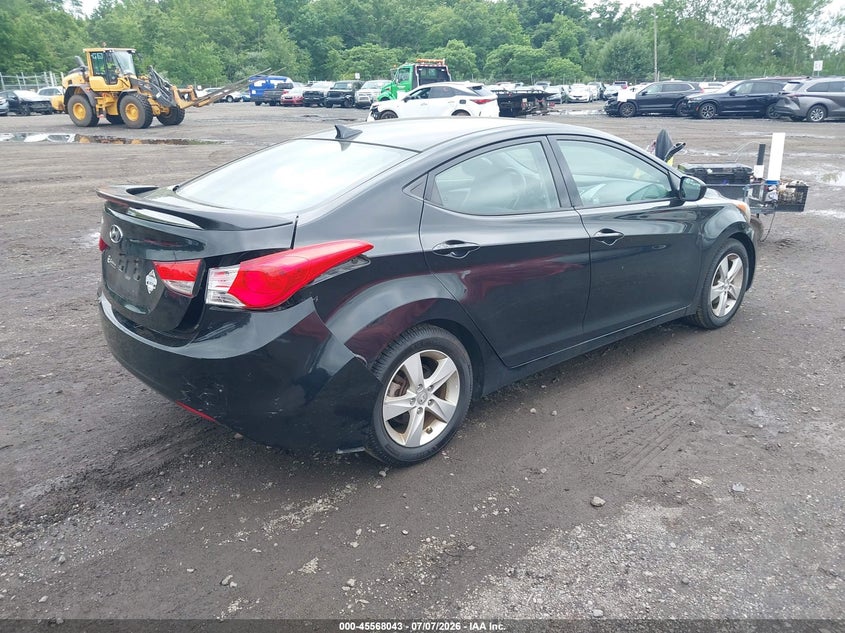 2013 HYUNDAI ELANTRA auction photo 6