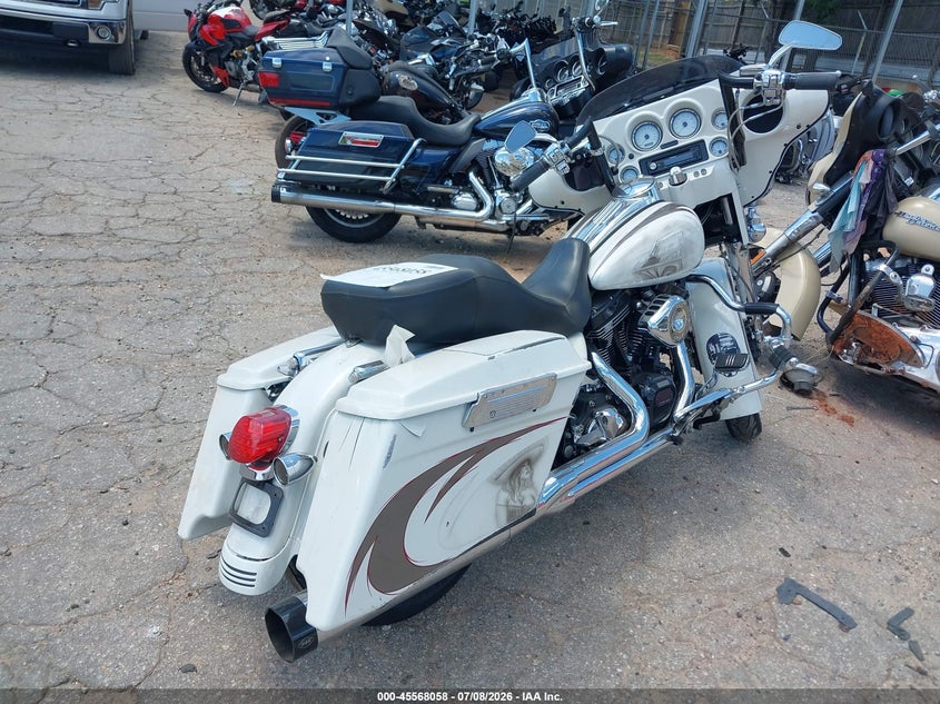 2007 HARLEY-DAVIDSON FLHX auction photo 4