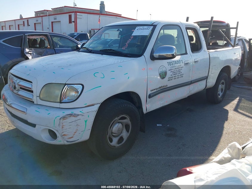 2004 TOYOTA TUNDRA auction photo 2