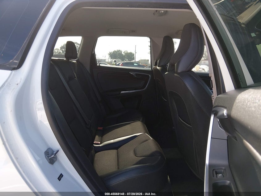 2016 VOLVO XC60 auction photo 8