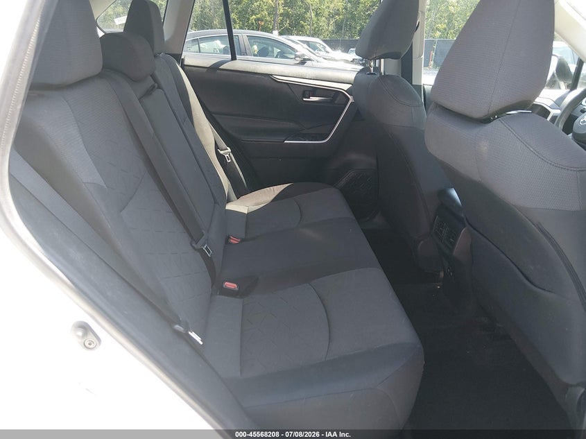 2020 TOYOTA RAV4 auction photo 8
