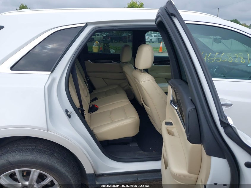 2017 CADILLAC XT5 auction photo 8