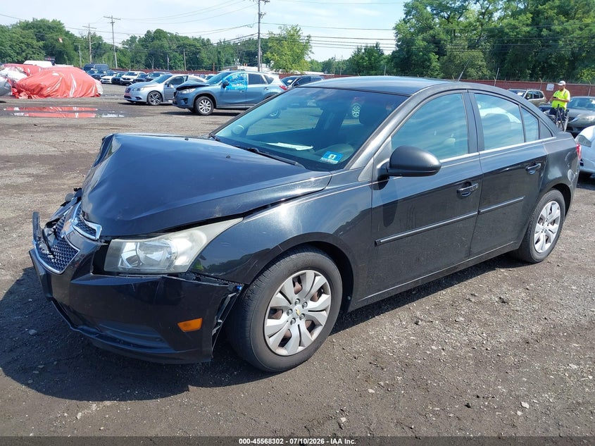 2012 CHEVROLET CRUZE auction photo 2