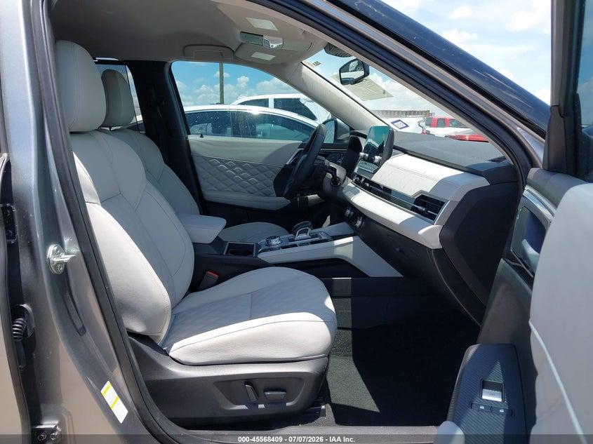 2024 MITSUBISHI OUTLANDER auction photo 5