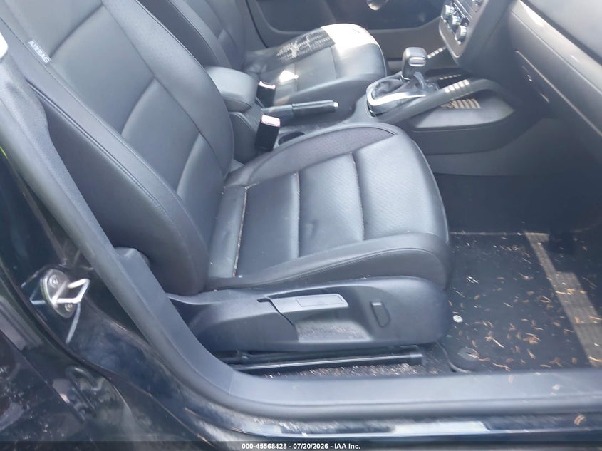 2010 VOLKSWAGEN JETTA auction photo 5