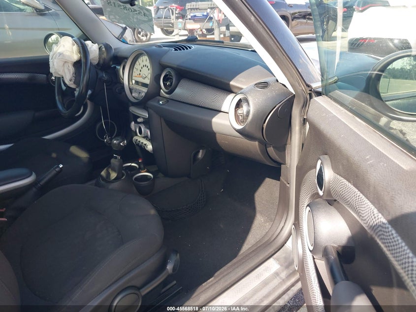 2010 MINI COOPER S auction photo 5