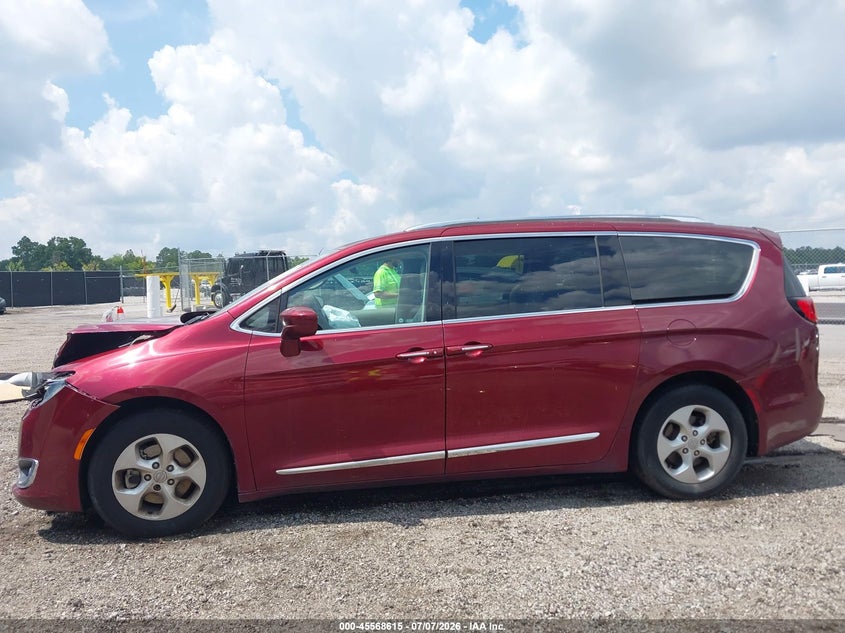 CHRYSLER PACIFICA 2017 VIN 2C4RC1EG4HR543590