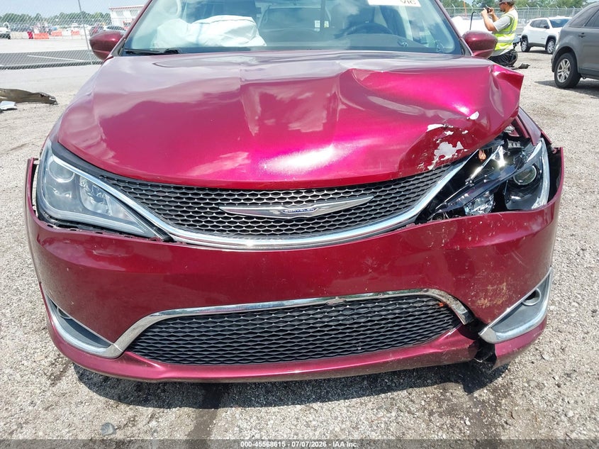 CHRYSLER PACIFICA 2017 VIN 2C4RC1EG4HR543590