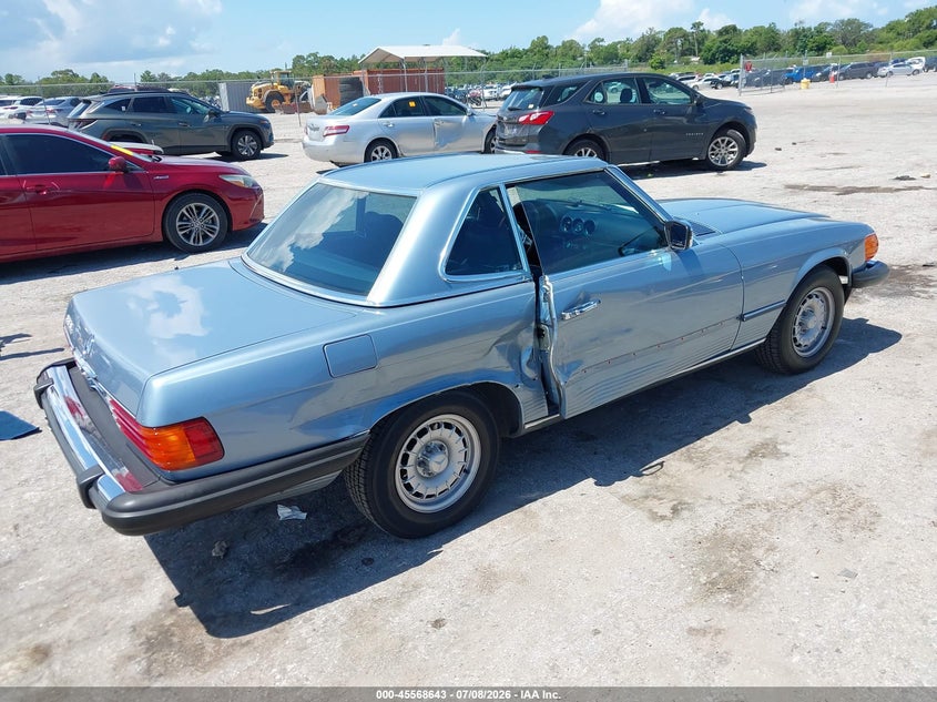 1985 MERCEDES-BENZ 380 auction photo 4