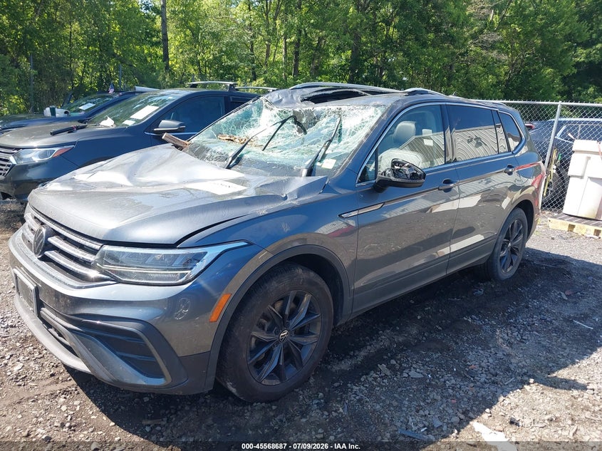 2022 VOLKSWAGEN TIGUAN auction photo 2