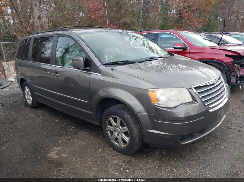 Vin: 2a4rr8dx6ar405199, lot: 46067066, chrysler town & country touring plus 2010 img_1
