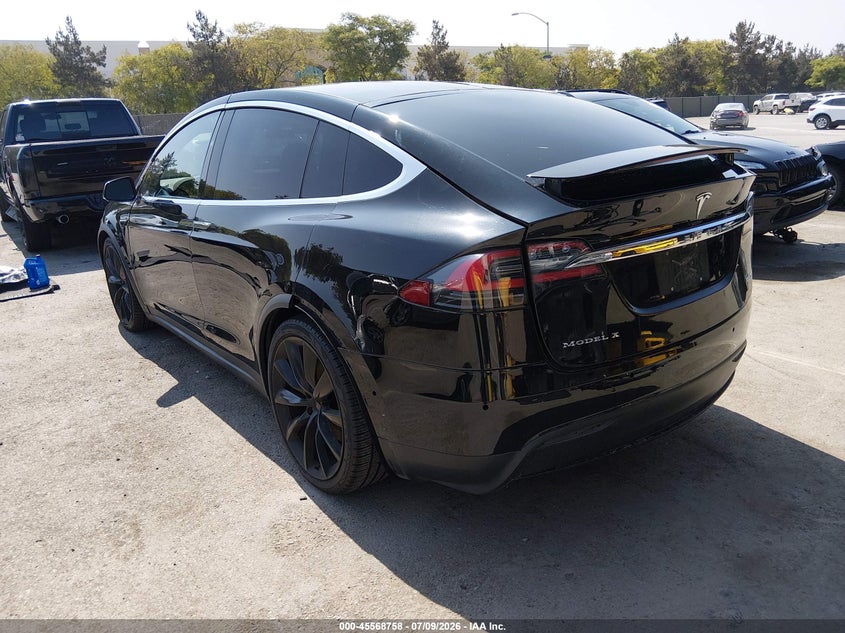 TESLA MODEL X - zdjęcie 3