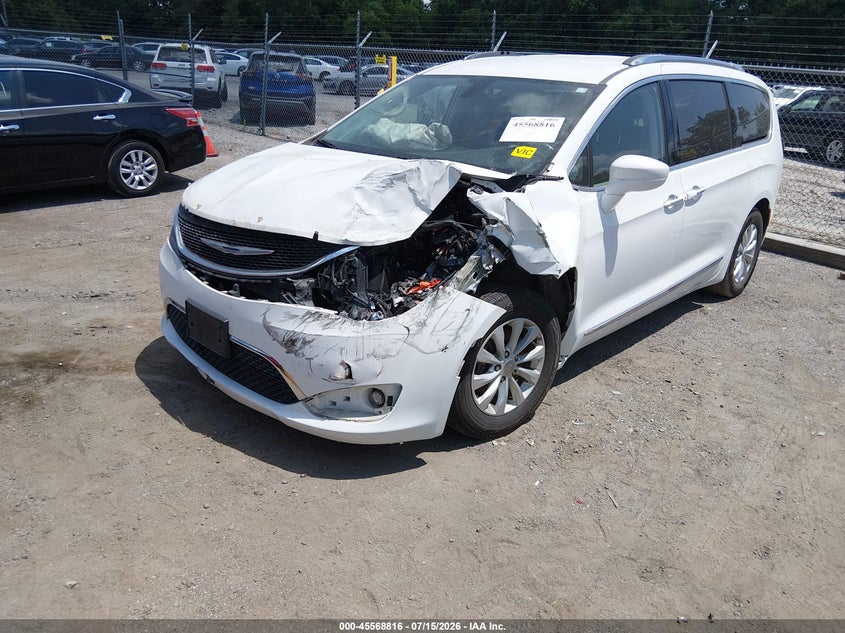 Vin: 2c4rc1eg2jr144490, lot: 46067145, chrysler pacifica touring l plus 20182