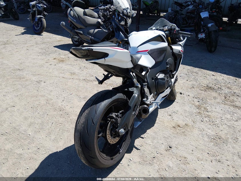 2026 HONDA CBR1000 auction photo 4