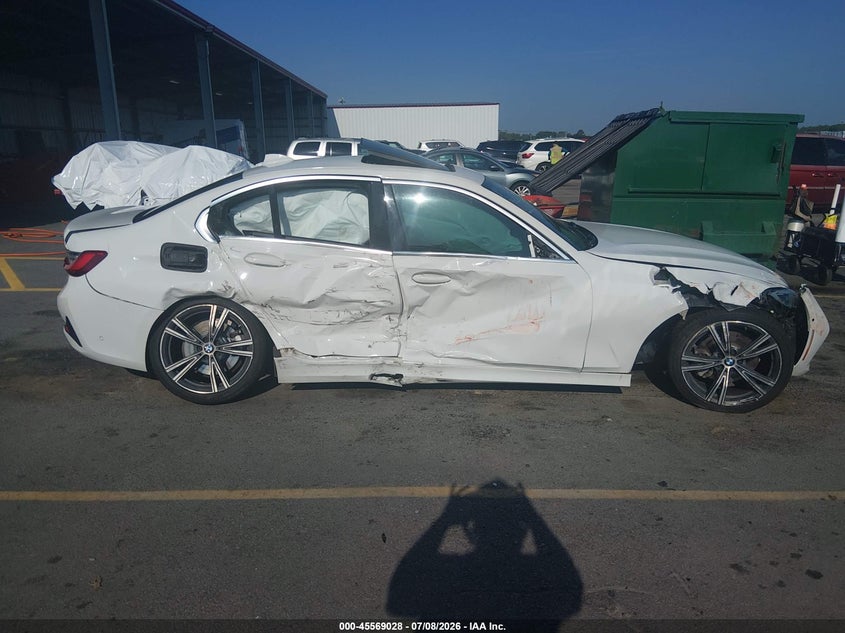 BMW 330I - zdjęcie 12