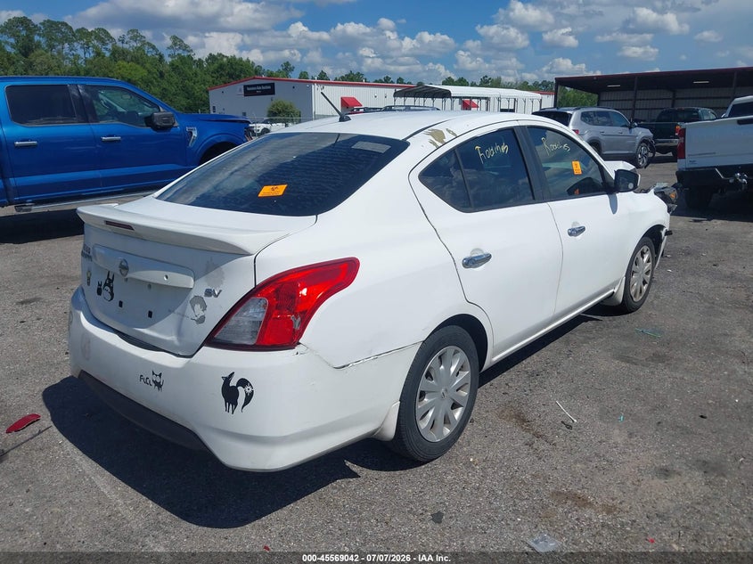 2019 NISSAN VERSA auction photo 4