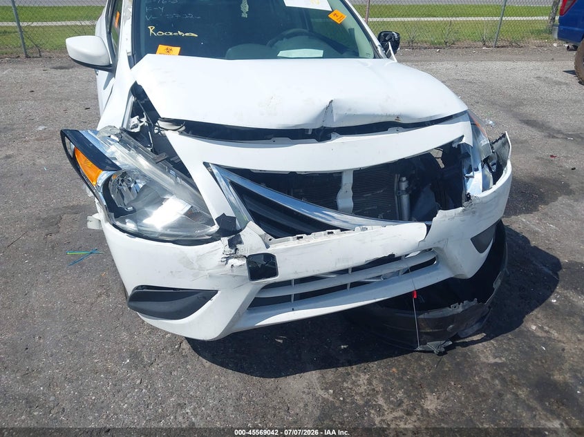 2019 NISSAN VERSA auction photo 6