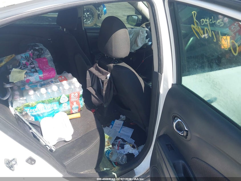 2019 NISSAN VERSA auction photo 8