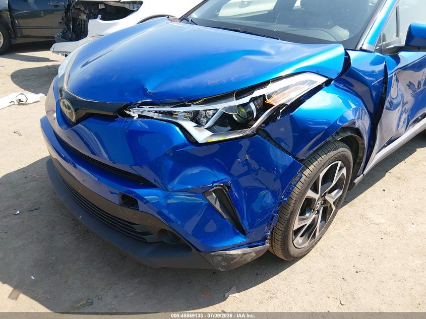 2019 TOYOTA C-HR auction photo 6