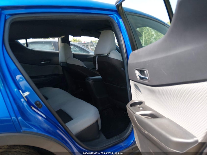 2019 TOYOTA C-HR auction photo 8