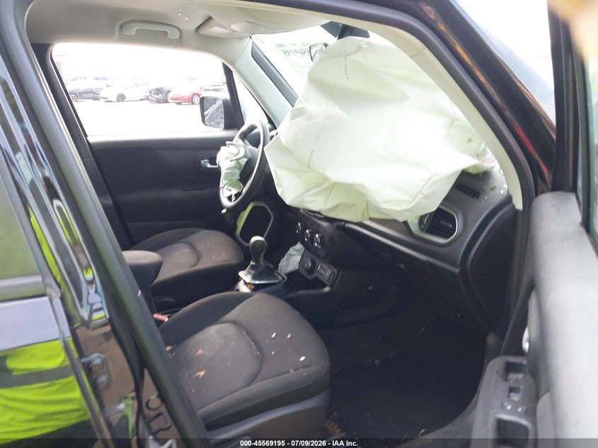 2019 JEEP RENEGADE auction photo 5