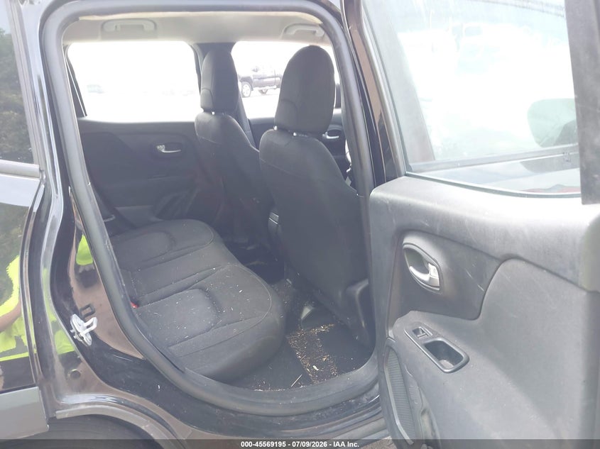 2019 JEEP RENEGADE auction photo 8