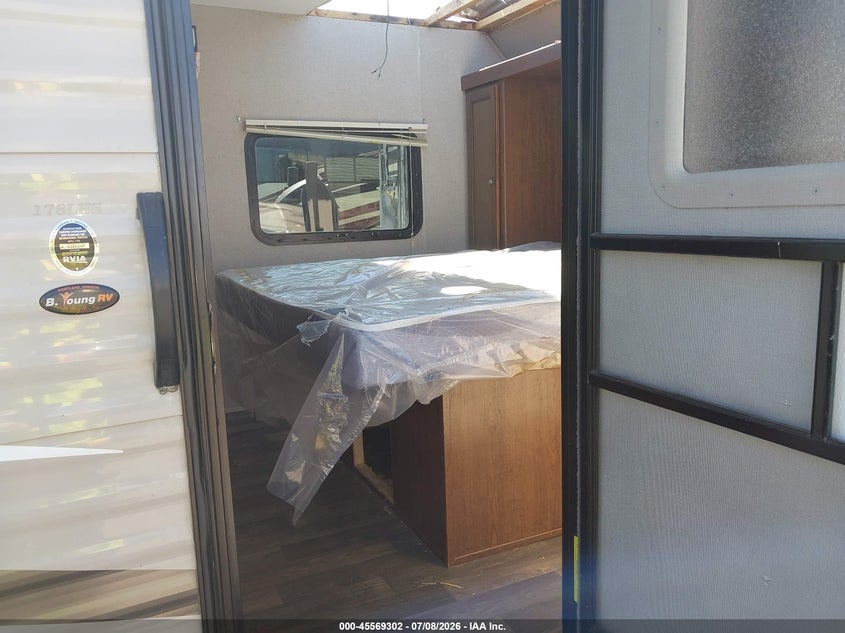 2017 KEYSTONE HIDEOUT 178HLS auction photo 5