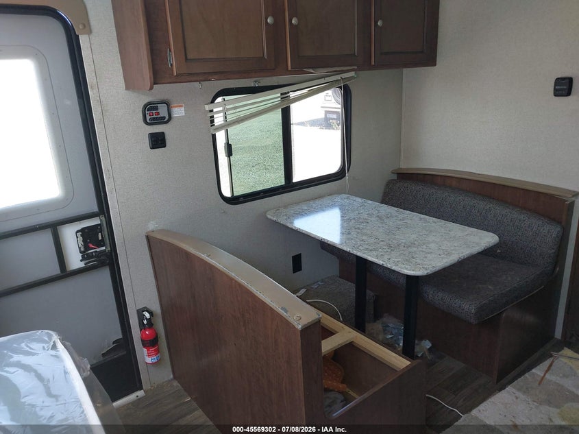 2017 KEYSTONE HIDEOUT 178HLS auction photo 8