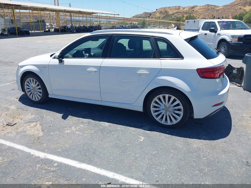 2018 AUDI A3 E-TRON 1.4T PREMIUM — Photo 14